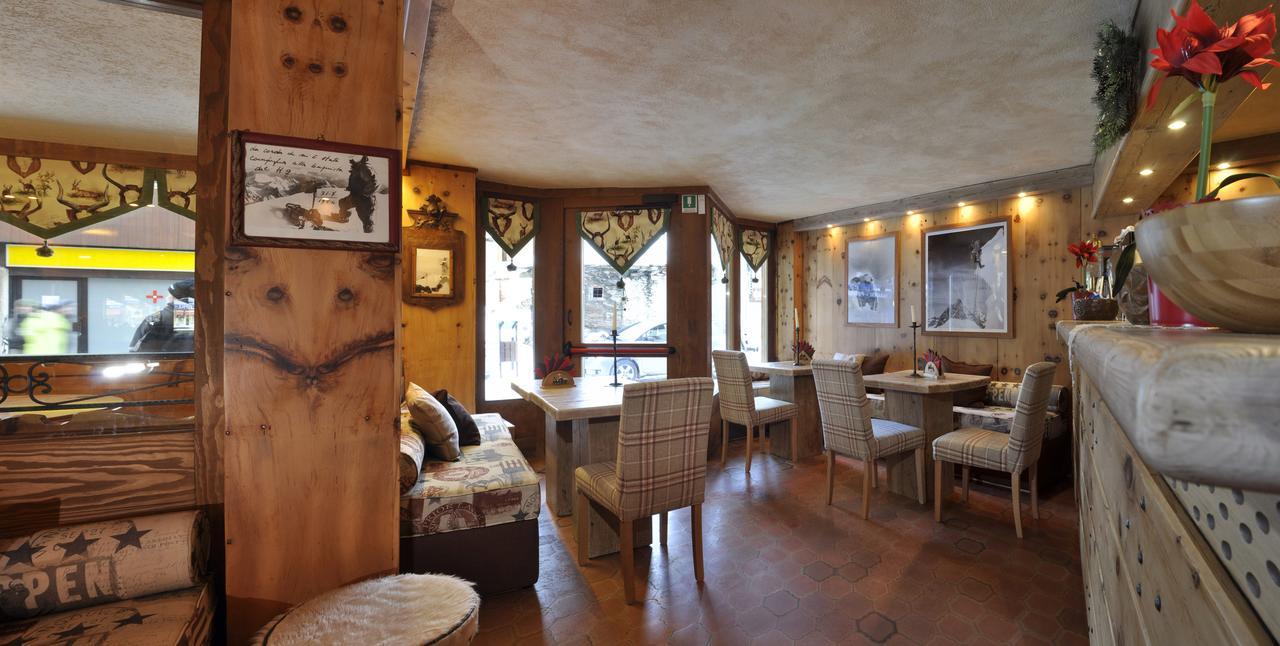 Hotel Da Compagnoni Бройл-Червиня Екстериор снимка