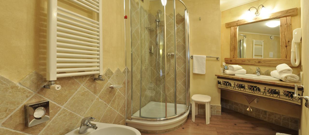 Hotel Da Compagnoni Бройл-Червиня Екстериор снимка