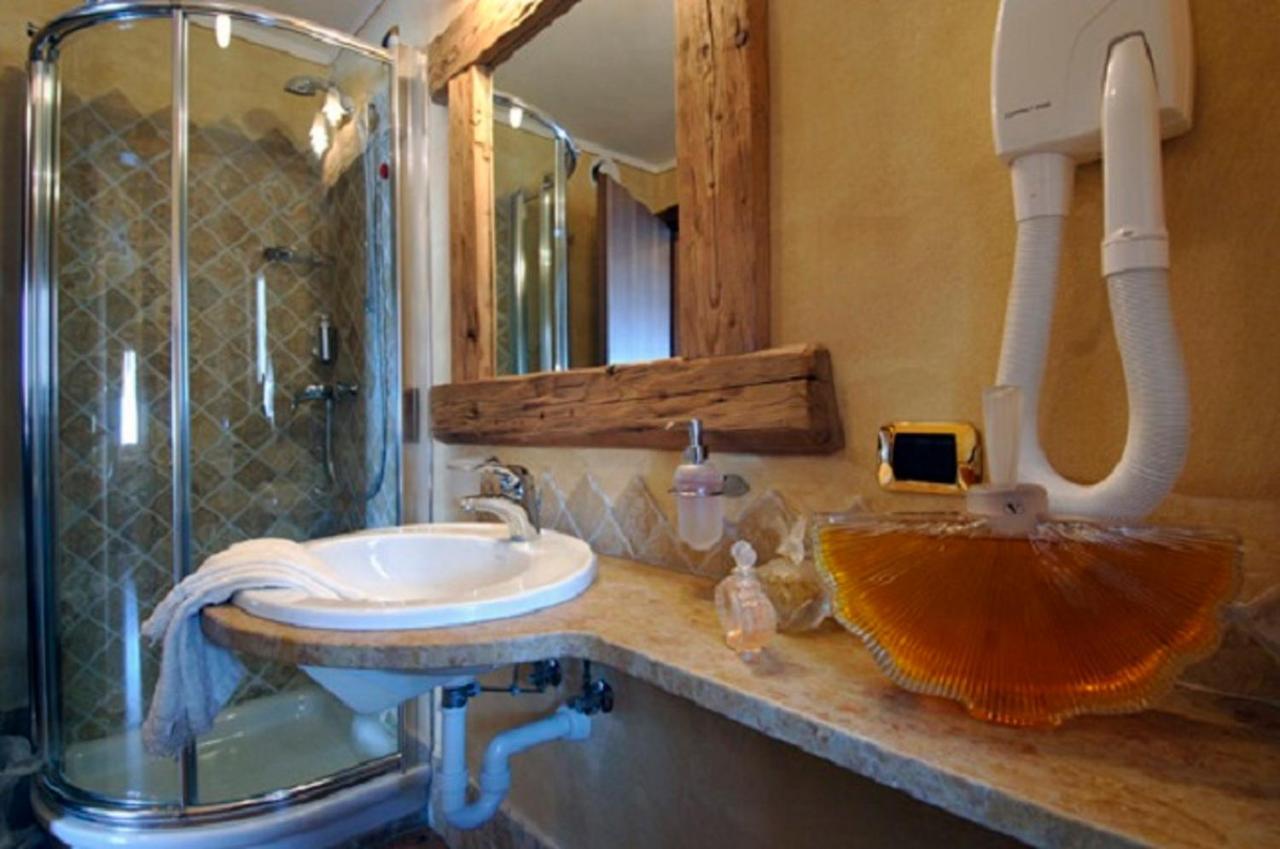 Hotel Da Compagnoni Бройл-Червиня Екстериор снимка